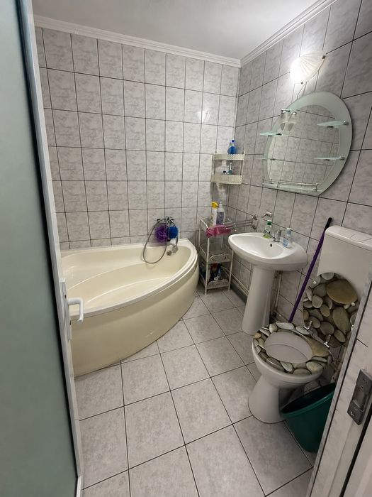 Apartament 2 camere, etaj 3.