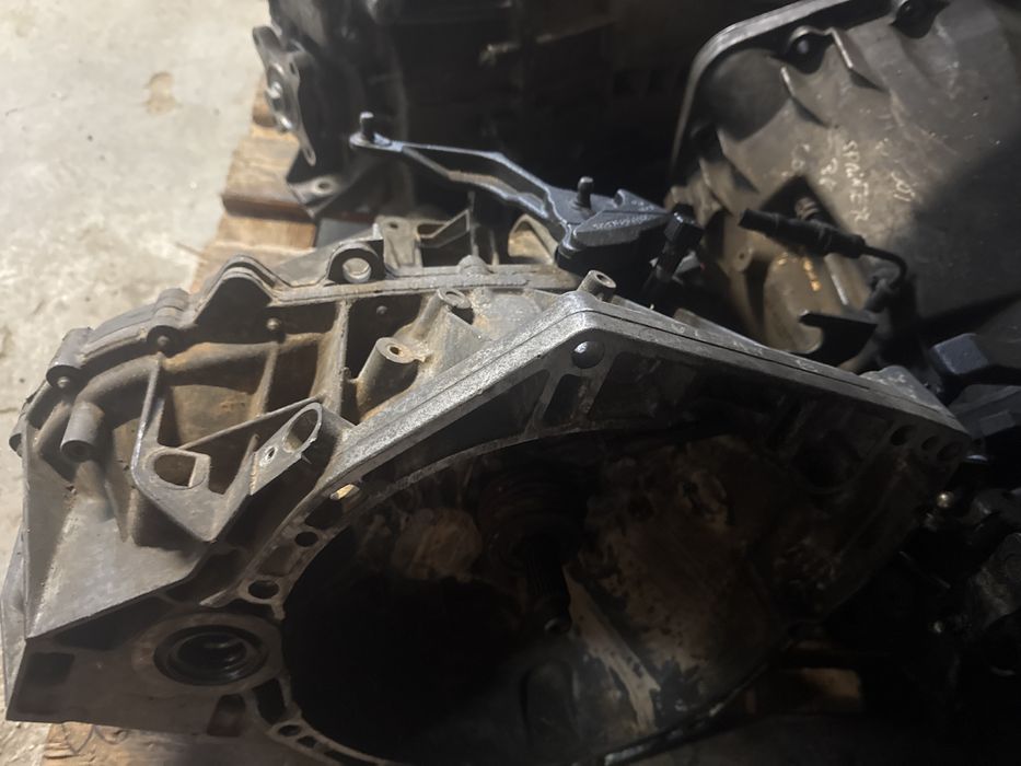 Скоростна кутия Нисан Пулсар рено сценик 1.2 1.6 б 6 скорости