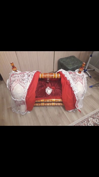 Бесік жабдықтарымен