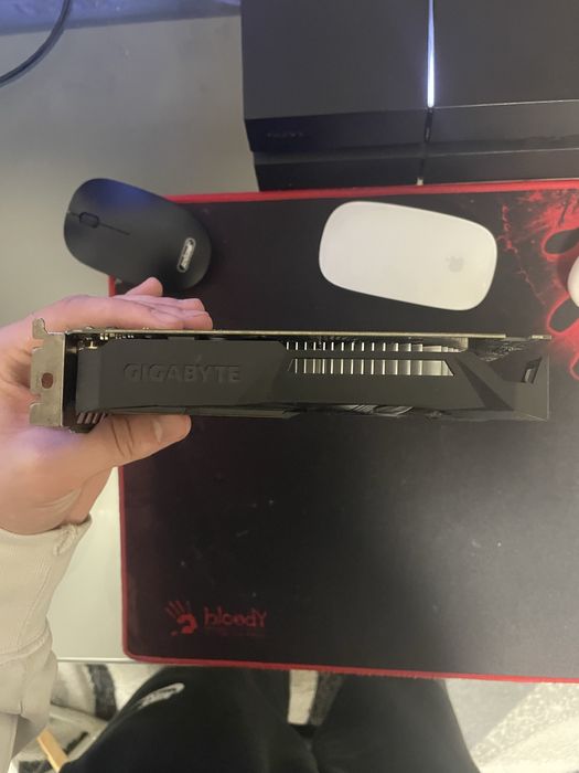 Vand placa video GTX 1050 TI 4 GB