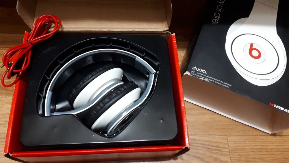 Наушники Monster Beats by Dr. Dre Studio .