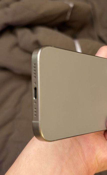 iPhone 15 Pro 256gb (83% акб)