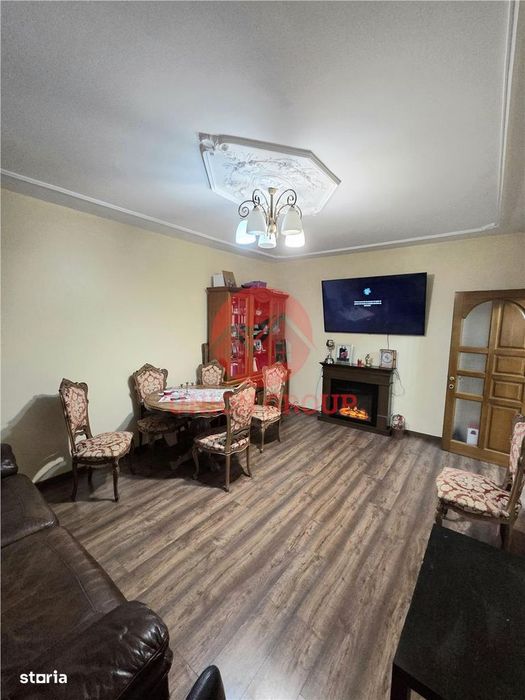 Apartament 4 Camere in Vila, Curte si Intrare Separata, Zona Andrei Sa — fotografia 1