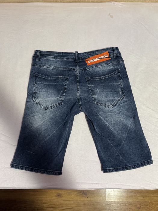 Къси дънки DSQUARED 2 размер 50 “скъсани”