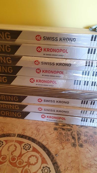 Ламинат Суис Кроно 10мм 33/АС5 4V, 3946 Дъб Лавандула