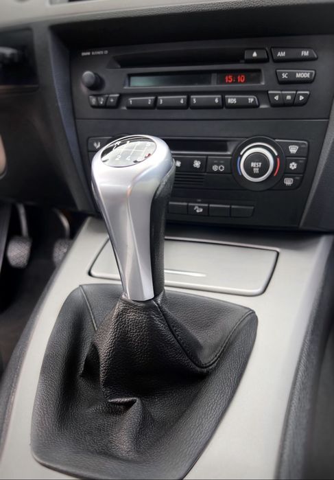 Продавам BMW 325 Xi e90