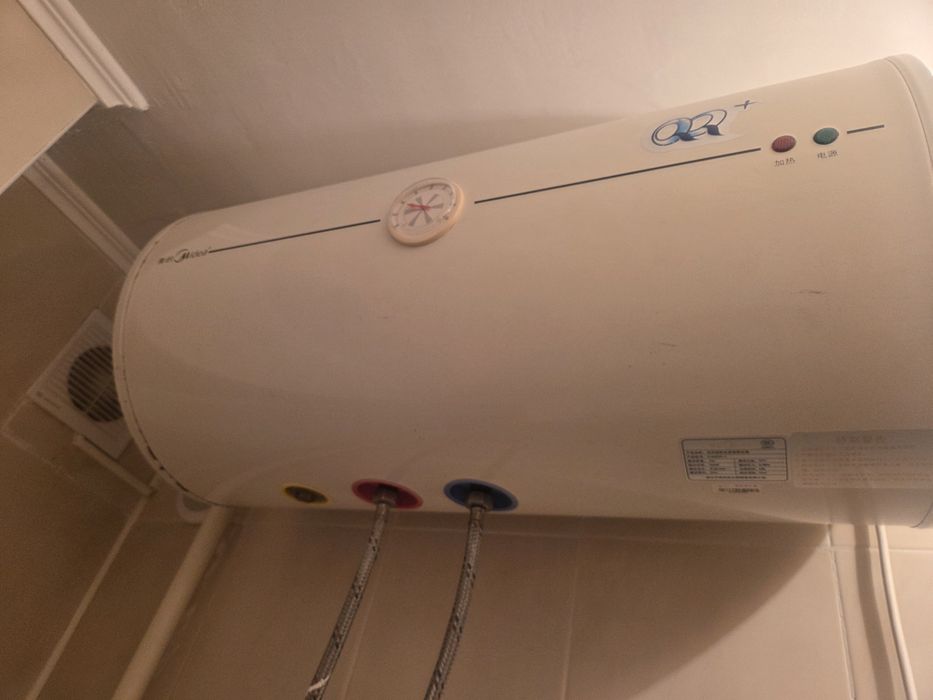 Продам водонагреватель и раковина тюльпан