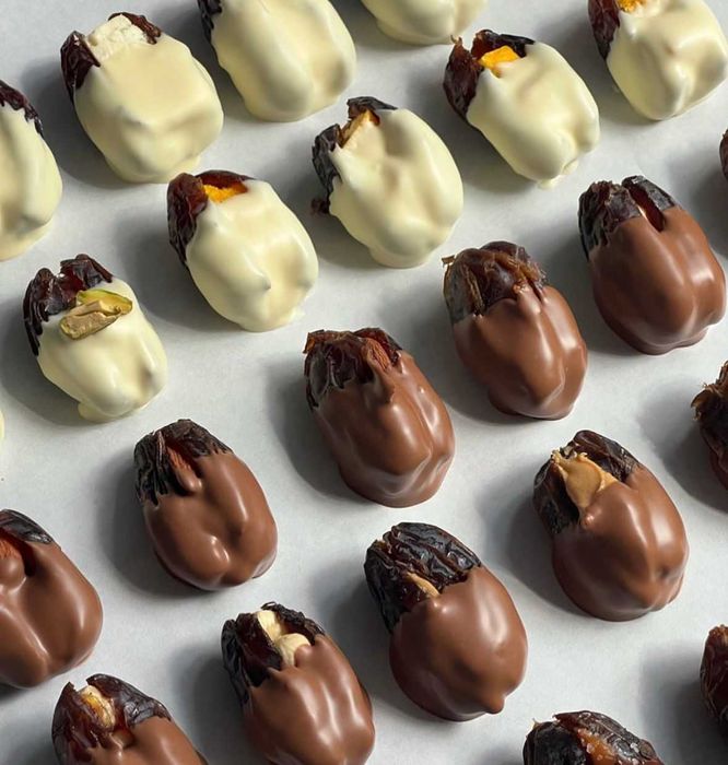 финики и жент в шоколаде