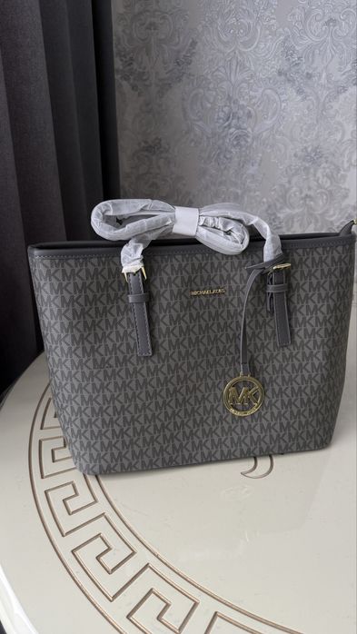 Сумочки по штучно продам