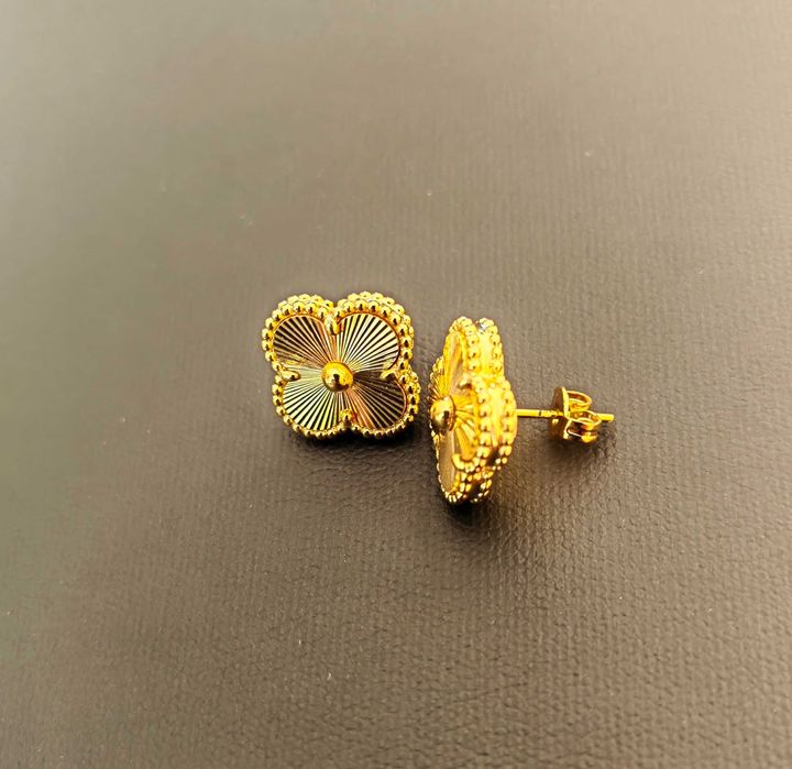 Van Cleef & Arpels VCA Vintage Alhambra earrings, златни дамски обеци