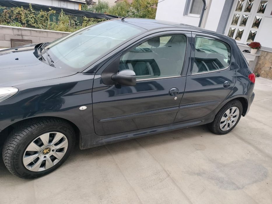 Vând autoturism peugeot 206
