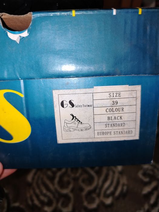 Продам рабочие ботинки