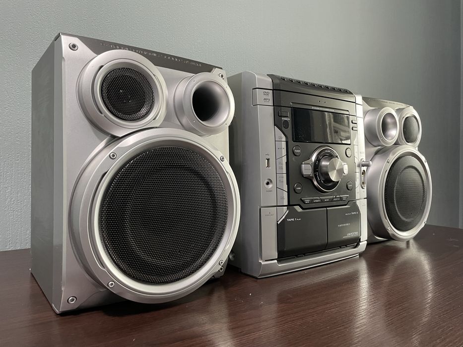 Музыкальный центр LG