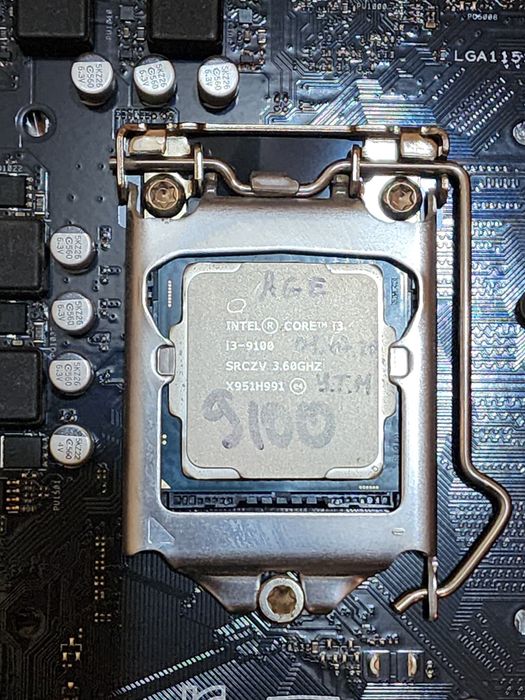 Продам процессор  i3 9100