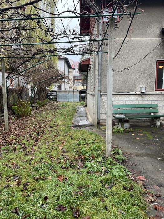 Casa centru Pucioasa - 4 camere/650 mp