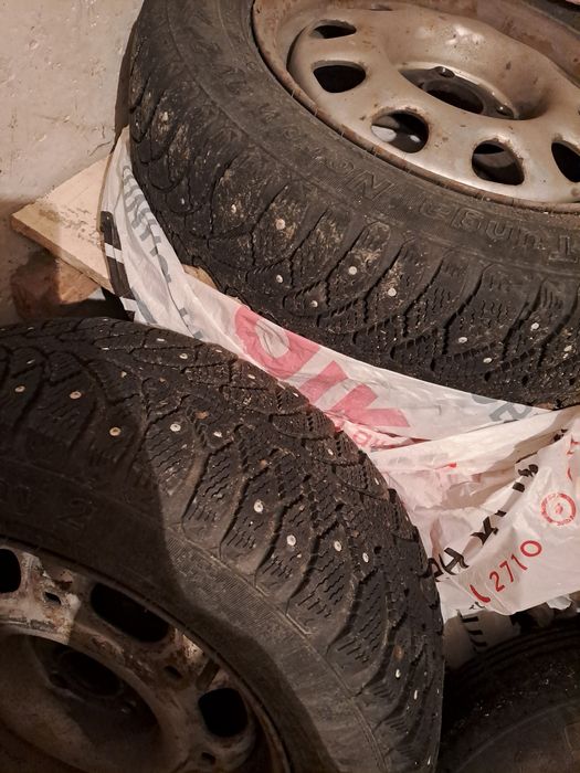 Продам 4 диска с резиной на 14