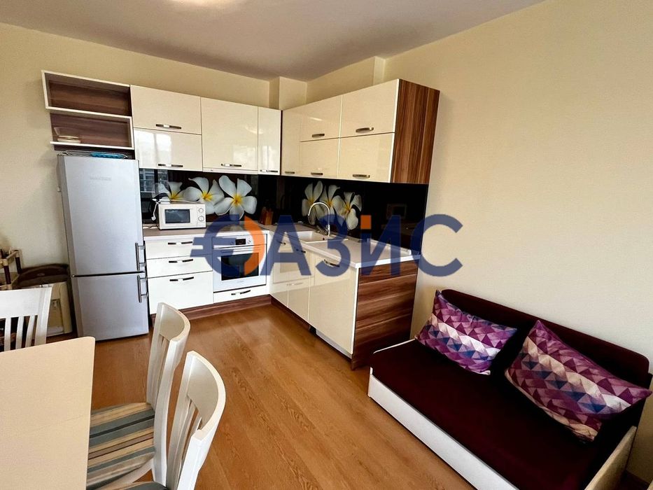 Продава се Двустаен апартамент в к.к. Слънчев бряг - 72 кв.м за 1209 €/кв.м - Снимка #2
