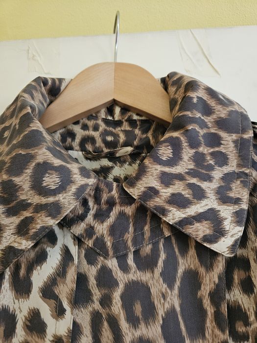 Много ефектен, актуален шлифер