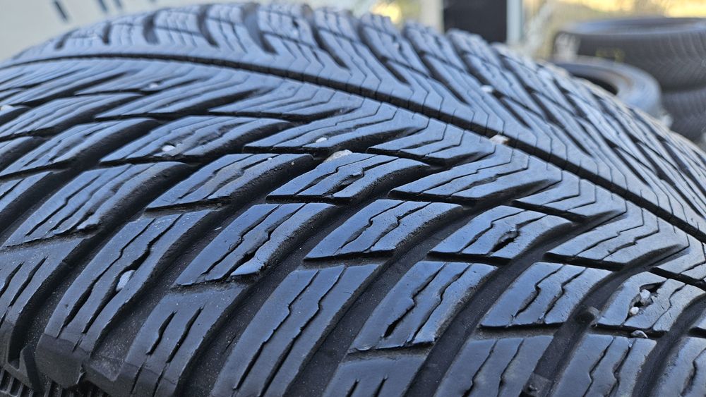 2бр гуми 235 65 17 дот 21 мишелин michelin
