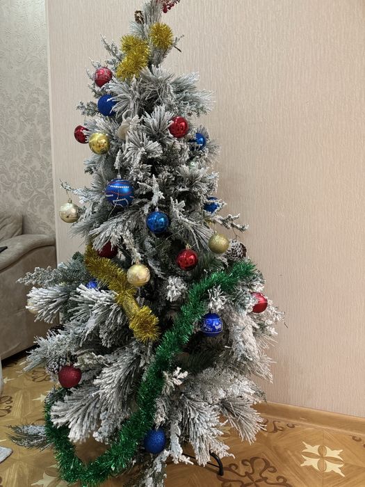 Елка искусственная, со снежком