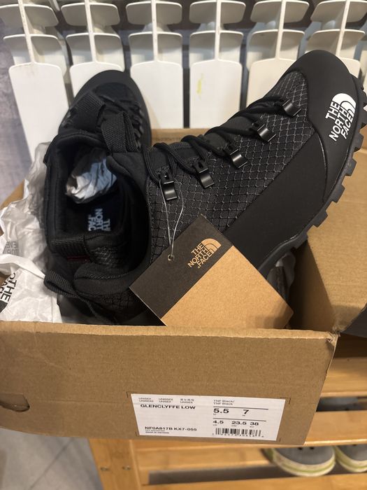 Кроссовки North Face