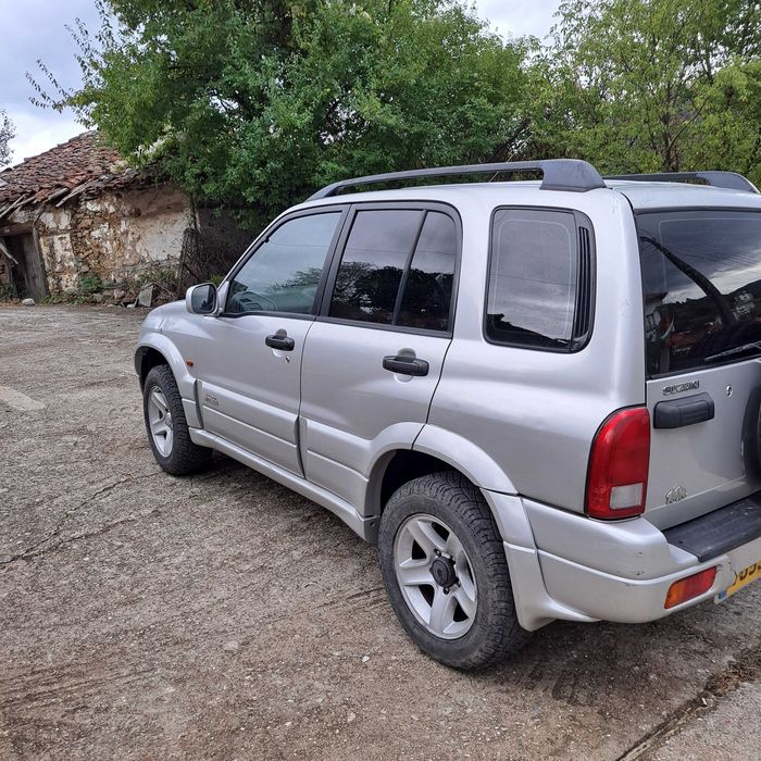 Suzuki grand vitara 128 к.с Бензин