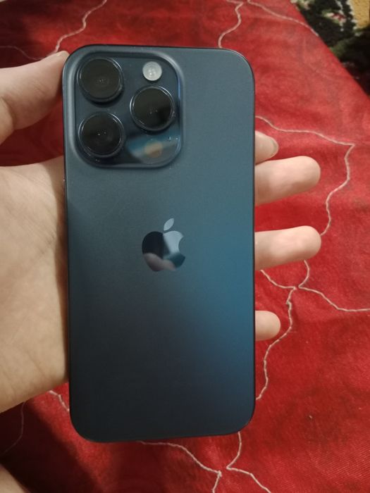 iPhone 15 pro почти новый
