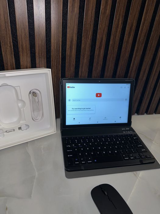 Таблет като лаптоп - с клавиатура, мишка, писалка, слушалки ,4GB памет