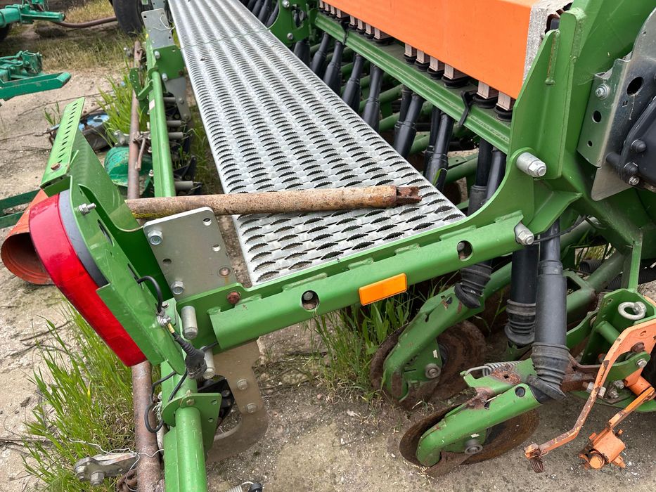 Semanatoare păioase AMAZONE D9 4000 - an 2018 - second hand