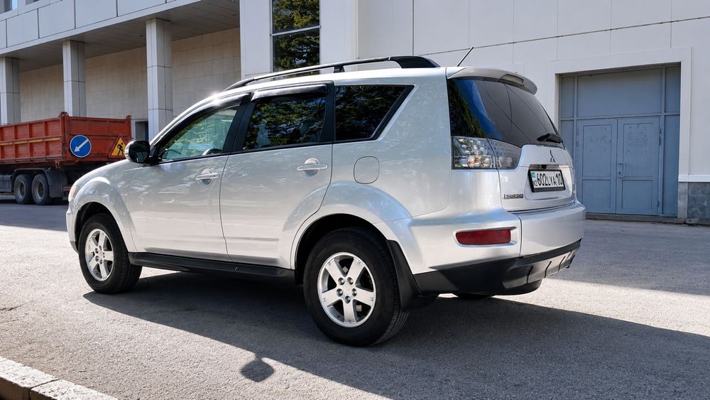 Продается Mitsubishi Outlander в отличном состоянии