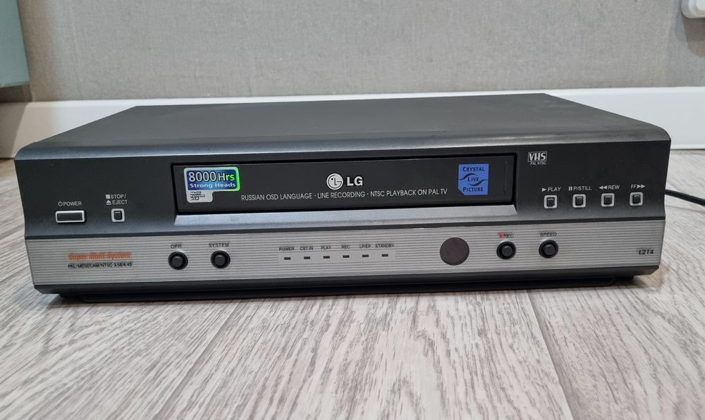Видеомагнитофон LG VHS, рабочий