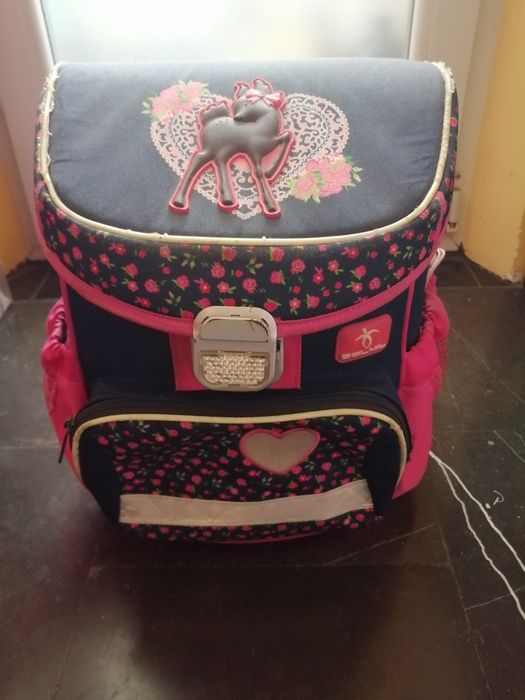 Анатомична ученическа раница +подарък