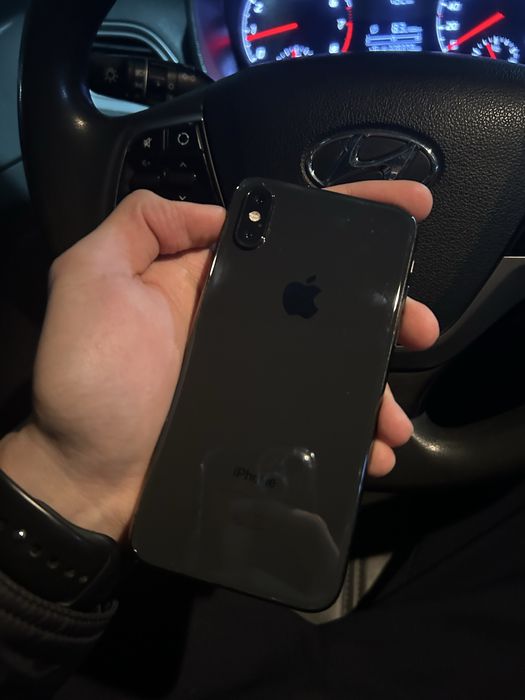 Продам iPhone Xs