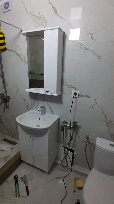 Раковына с тумбой