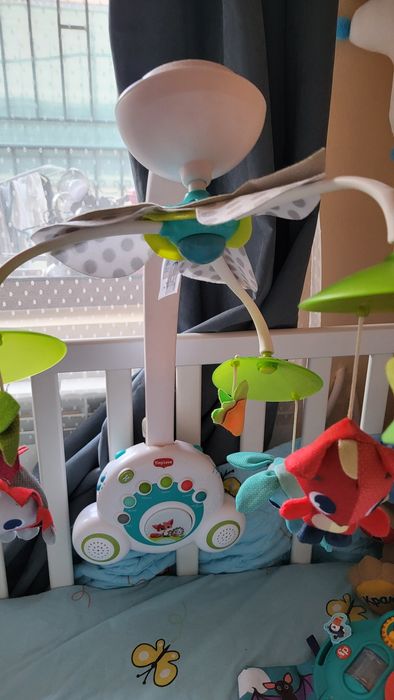 Бебешка въртележка за легло