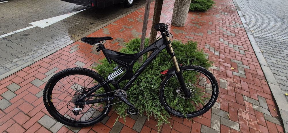 Dezmembrez bicicleta full suspension, specialized enduro 2005