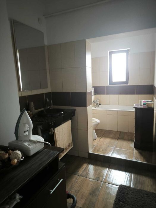 Apartament 3 camere, 74 mp utili + boxă 20 mp, central – Câmpulung Moldovenesc