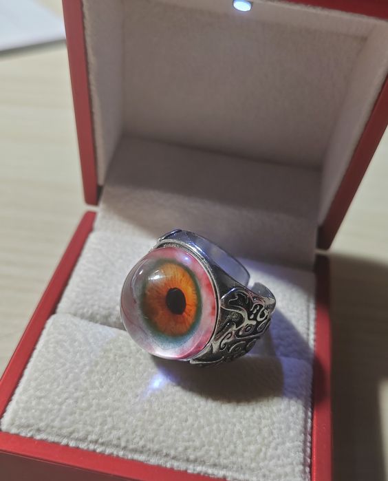 Винтажное кольцо глаз вампира