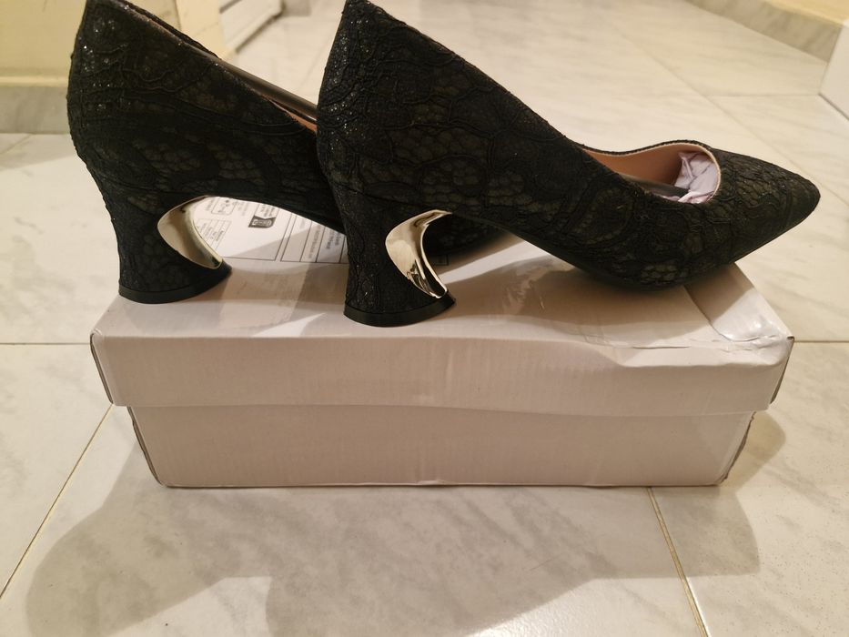 Обувки за различни поводи