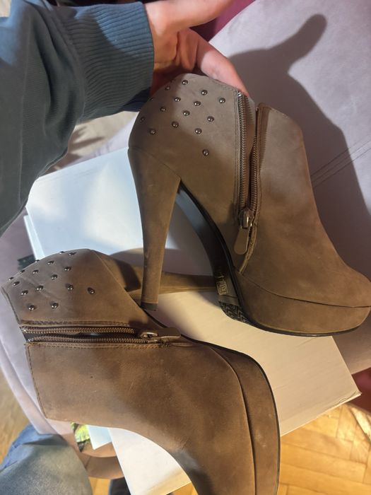 Боти на високо токче