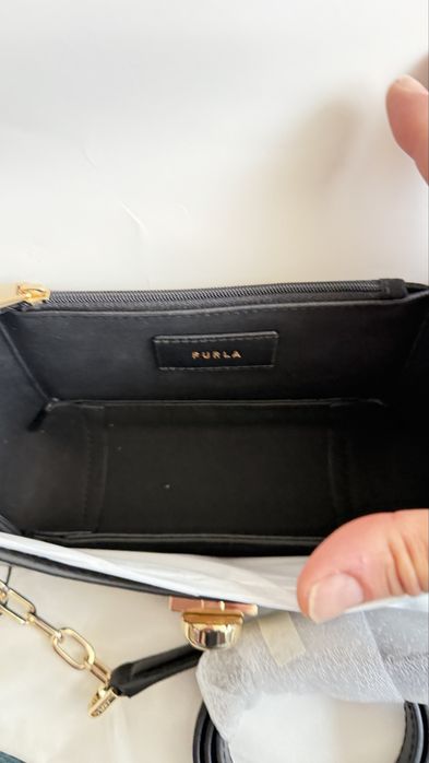 FURLA ECLISSE crossbody в три цвята. 100% оригинал със сериен номер,етикети, подаръчна торбичка, прахова торбичка,care instructions, всичко от до