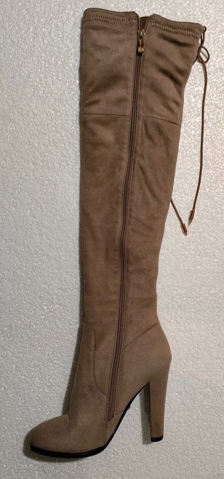 Ботфорты бежевые на каблуке