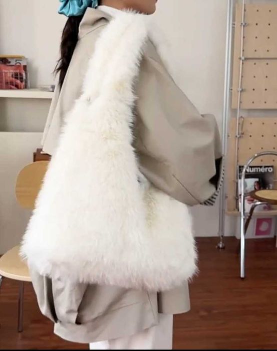 Голяма чанта еко косъм в 3 цвята. Бяла, мляко с кафе и кафява.