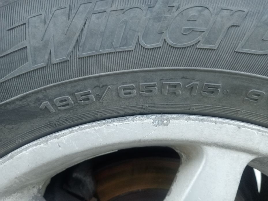 Продам зимнию резину с дисками