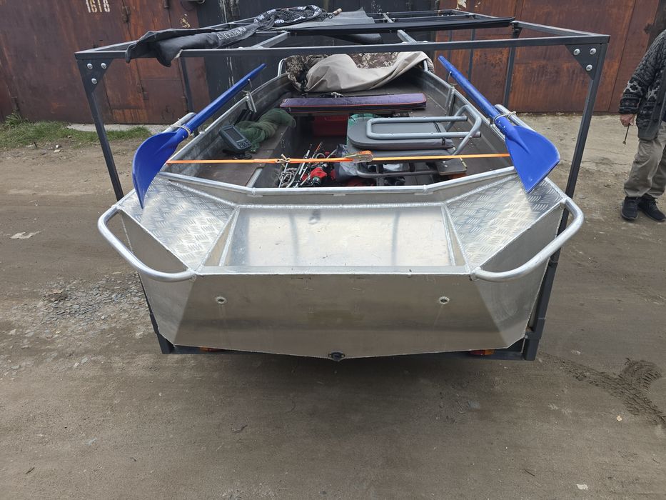 Лодка алюминиевая 390м