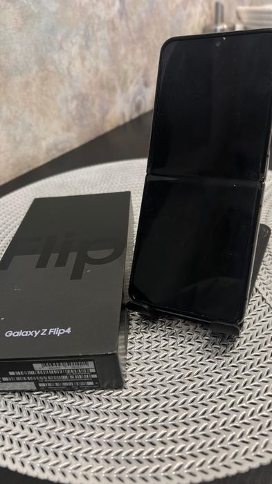 Samsung Z Flip 4 8/256 5G