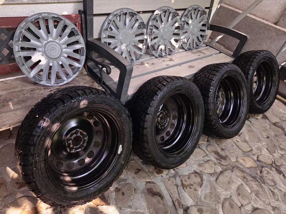 Set complet 4 Roți Iarnă 16" VW Bora / Golf 4 5x100 + Capace VW