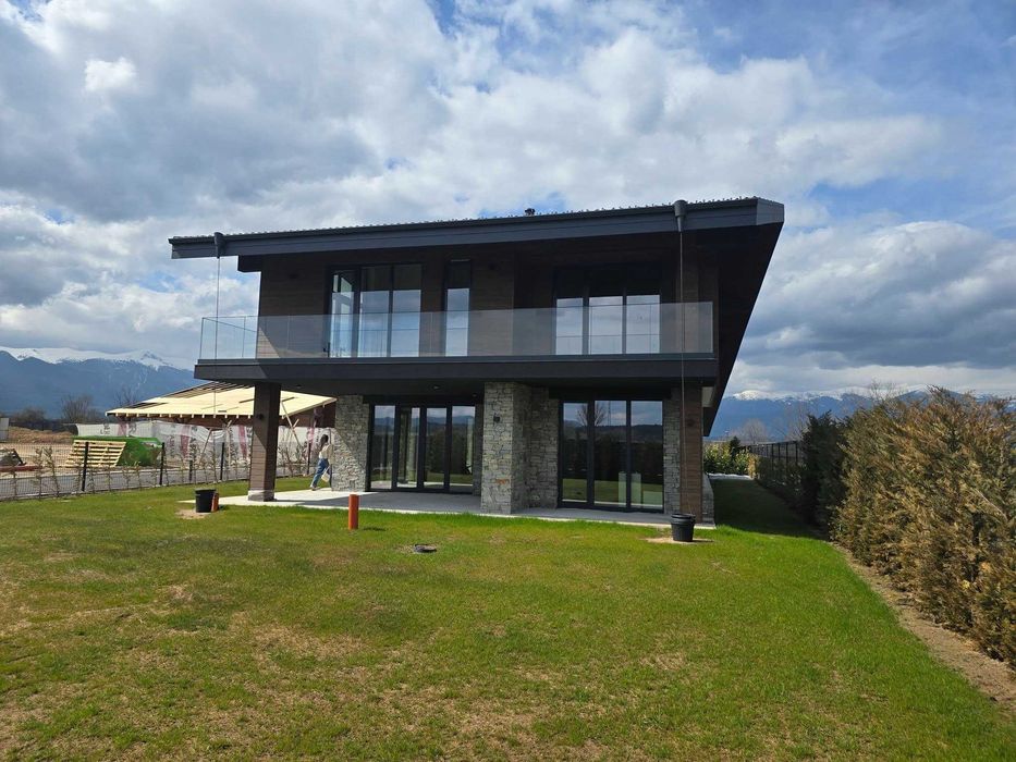 Бутикова къща с минерална вода за продажба до Банско и село Баня