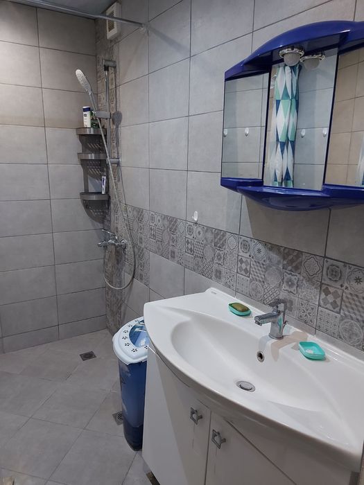 Дава се под наем Тристаен апартамент в Варна, Център - 87 кв.м за 548.25 € - Снимка #2