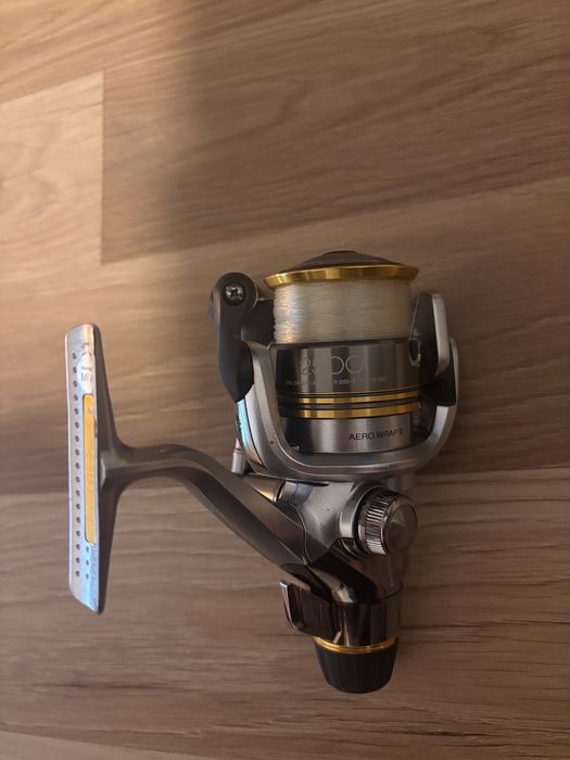 Vând 2 mulinete Shimano, în stare foarte bună de funcționare. Se vând împreună cu un tambur de rezervă Shimano, exact cum se vede în poze.